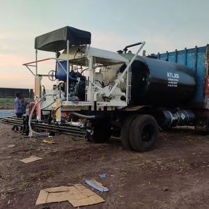 Distributeur de pression de bitume de haute précision de pulvérisateur de bitume monté sur camion pour la construction de routes - Product Image 1