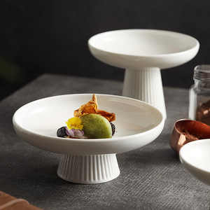 Plato de Cerámica Japonés con Base Alta |   Elegante Plato Pequeño para Frutas, Bocadillos, Servir Té, Uso Doméstico y en Restaurantes - Product Image 2