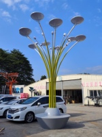 Senzhao Maßgefertigte Gartenskulpturen Outdoor Große Baumlampe Möbel LED-Motivbeleuchtung