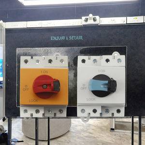 สวิตช์ตัดวงจรไฟฟ้ากระแสตรงแบบ 3 เฟส สำหรับแผงโซลาร์เซลล์ DS1DB-S32 1000V 4 ขั้ว - Product Image 3