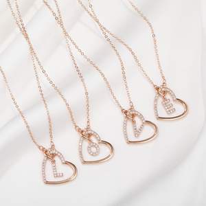 Hot Jewelry zircone <span class=keywords><strong>24</strong></span> placcato <span class=keywords><strong>oro</strong></span> <span class=keywords><strong>collana</strong></span> con lettera d'amore Tinny <span class=keywords><strong>collana</strong></span> a forma di cuore <span class=keywords><strong>collana</strong></span> con ciondolo in zircone per donna - Product Image 3