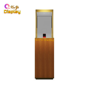 Vitrine de présentation de bijoux et de montres en bois de luxe sur mesure XINYI, éclairage LED, finition dorée, design écologique pour la vente au détail et les musées - Product Image 1