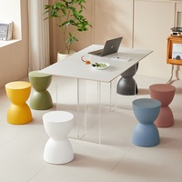 Tabouret en plastique nordique, pouf à chaussures pour entrée, chaise de maquillage tendance, tabouret créatif mobile pour salon domestique