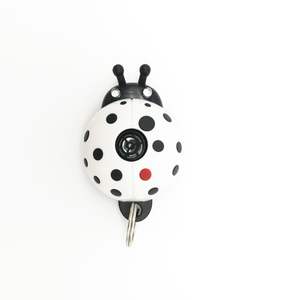 批发塑料宠物护理瓢虫形状防水环保超声波干虱和跳蚤驱避设备 - Product Image 1