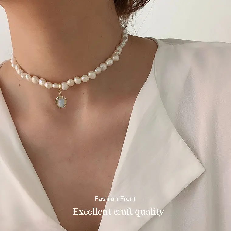 Gioielli di moda barocco pietra di luna conchiglia bianco naturale collana pendente di perle d'acqua per le donne