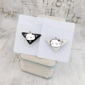 Broche en forme de <span class=keywords><strong>triangle</strong></span> inversé P-<span class=keywords><strong>666</strong></span>, en alliage, personnalisable pour vêtements, col, costume, bagages - Unisexe - Product Image 1