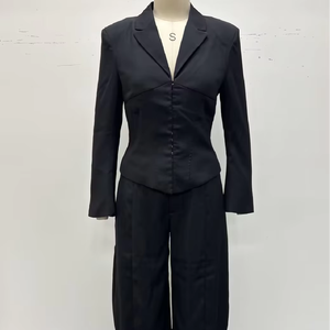Ensemble <span class=keywords><strong>tailleur</strong></span> <span class=keywords><strong>pantalon</strong></span> 2 pièces pour femme, blazer noir à revers cranté et boutons, avec <span class=keywords><strong>pantalon</strong></span> large à jambes longues - Product Image 1