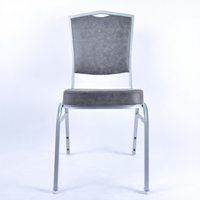 Chaise de banquet empilable de luxe en métal rouge à plateau plat Smile Furniture SY-27 de haute qualité pour réception de mariage en promotion