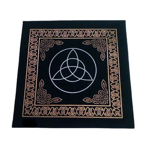 XinLan Constelaciones <span class=keywords><strong>Tarot</strong></span> Card Mantel Terciopelo Adivinación Altar Tela Juegos de mesa Oracle Card Pad Runas Suministros de brujería - Product Image 5