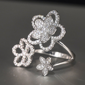 Anello a Fiore Aperto per Donne, Tre Accenti Floreali, Elegante Stile Giglio, Accessorio Moda per Dito, Regalo - Product Image 6