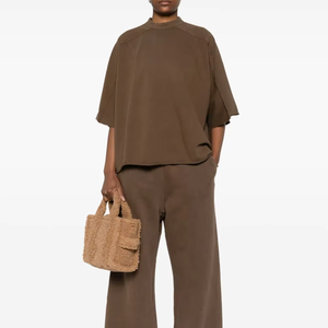 เสื้อยืดฟุตบอลผู้ชายแบบครอป 200gsm ลายวินเทจ ทรงโอเวอร์ไซส์ ทรงบ็อกซี่ ผ้าฝ้ายถัก 100% ไหล่ตก พิมพ์ลายตัวอักษร - Product Image 1