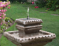 Grande fontaine de bain d'oiseau en polyrésine debout décorations de cour de jardin d'extérieur