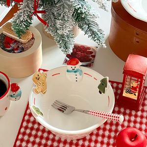 ジンジャーブレッドマン クリスマスツリー 雪だるま エンボス加工 フラットデザートボウル 新しいセラミック食器ボウル - Product Image 1