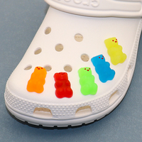2024 nouveauté en gros caoutchouc PVC haute qualité chaussures personnalisées décorations accessoires mignon ours chaussure charmes