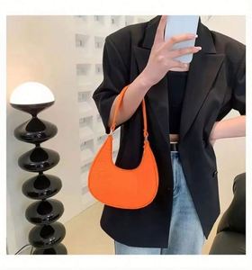 กระเป๋าถือแฟชั่นผู้หญิง I-0114 รุ่นใหม่สำหรับฤดูใบไม้ร่วงและฤดูหนาว ลายลูกกวาด สะพายไหล่แบบลำลอง ปิดด้วยซิป ทำจากหนัง PU สายสะพายโซ่เส้นเดียว - Product Image 5