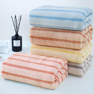 <span class=keywords><strong>Serviette</strong></span> de <span class=keywords><strong>main</strong></span> de dessin animé mignon avec une forte absorption d'eau et des propriétés de séchage rapide, en fibre de corail - Product Image 3