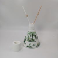 Diffuseur de luxe 100 ml en verre du Zhejiang avec bâtonnets en rotin naturel, logo personnalisé sérigraphié par transfert thermique, bouchon en liège ambré et cône inversé