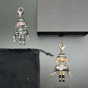 พวงกุญแจโลหะสังกะสีอัลลอยสำหรับตกแต่งกระเป๋าจี้ดีไซน์หุ่นยนต์หรูหรา - Product Image 3