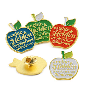Pin Personalizado de Metal con Baño de Oro, Diseño de Manzana, de Aleación de Zinc Fundido a Presión, para el Año Nuevo Escolar y el Año del Maestro - Product Image 1