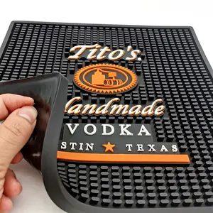 Fabrika toptan özel kişiselleştirilmiş kaymaz PVC bira içme Bar paspası logo kauçuk alkol bar runner ile barlar için