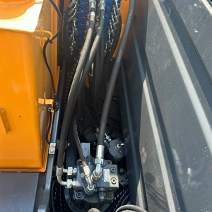 Excavadora sobre orugas pequeña HyundaiHX60G Venta Original Corea Cuatro hidráulico 6 toneladas Peso operativo 0,25 m Capacidad del cubo 36.8kW - Product Image 6