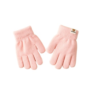Gants d'hiver chauds d'extérieur à cinq doigts Gants en peluche pour enfants Gants en <span class=keywords><strong>laine</strong></span> d'<span class=keywords><strong>alpaga</strong></span> de couleur bonbon - Product Image 3