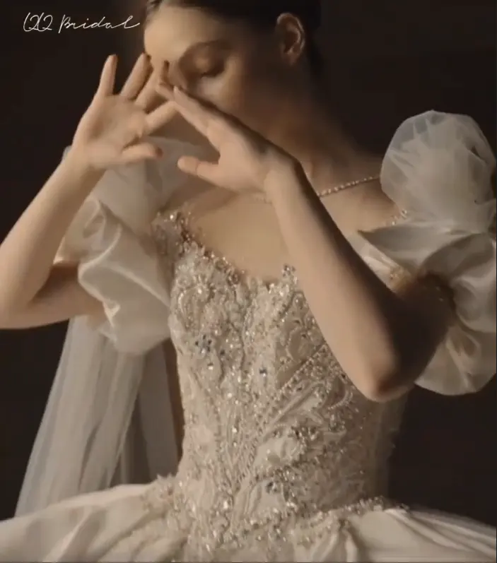 New Fashion Ball Gowns 2023 Satin Poncho Sleeve Off Shoulder Bridel Wedding Dress