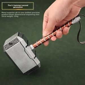 Marteau de <span class=keywords><strong>Thor</strong></span> Avengers 4 <span class=keywords><strong>Love</strong></span> and <span class=keywords><strong>Thunder</strong></span>, modèle grand format en alliage de zinc, argent et or - Product Image 5