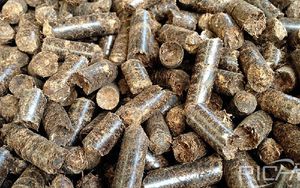 Granulés de bois de première qualité, combustible biomasse haute densité, rendement thermique constant, norme ENplus, 4500 J par calorie, diamètre 6-8 mm, renouvelable - Product Image 1