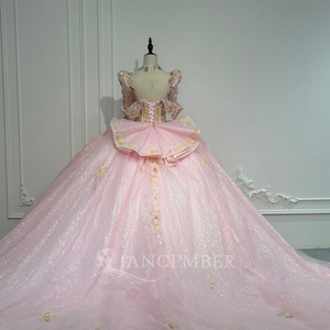 XS278 Hermoso Vestido de Noche Rosa Hada con Mangas Largas y Cola para Quinceañeras - Product Image 6