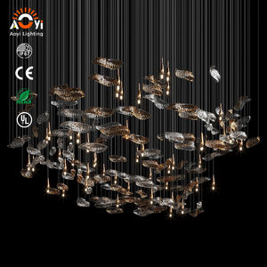 Plafonnier LED Aoyi Lighting en verre ambré et transparent en forme <span class=keywords><strong>de</strong></span> feuille - Décoration artistique contemporaine pour résidence haut <span class=keywords><strong>de</strong></span> gamme - Product Image 1