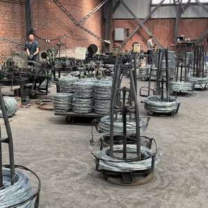 <span class=keywords><strong>Alambre</strong></span> <span class=keywords><strong>de</strong></span> púas galvanizado en caliente <span class=keywords><strong>de</strong></span> alta calidad para cercas agrícolas, venta al por mayor <span class=keywords><strong>de</strong></span> fábrica, barato, por rollo, fácil <span class=keywords><strong>de</strong></span> cortar y doblar - Product Image 6