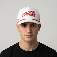 Casquette de baseball trucker sportive respirante et imperméable avec logo brodé personnalisé, patch tissé, corde et perforations découpées au laser, 5 boutons-pression