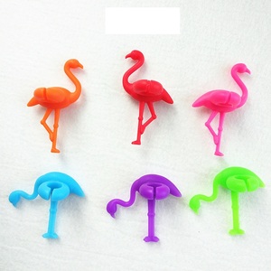 Lot de 6 marqueurs de verres en silicone en forme de flamant rose pour bouteilles et tasses – Vente en gros - Product Image 4