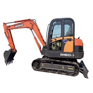 Mini-excavatrice sur chenilles d'occasion Doosan DH60-7 de 6 tonnes, d'origine coréenne, petite pelle hydraulique d'occasion à faible nombre d'heures de fonctionnement pour les municipalités - Product Image 1