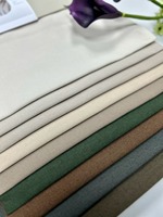 Les rideaux finis sont fabriqués en tissu de coton et de lin, qui est confortable, doux et offrant de belles propriétés de drapage.