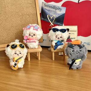 Portachiavi con Peluche Personalizzato OEM Lupo Grigio Morbido e Adorabile - Giocattoli Animali Imbottiti - Product Image 1