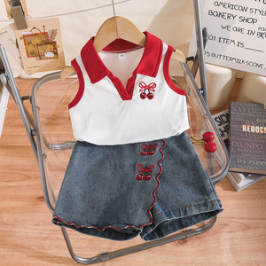 ชุดเสื้อผ้าเด็กผู้หญิงสุดน่ารัก ชุดฤดูร้อนลายสัตว์ เสื้อแขนกุดคอปก กางเกงยีนส์ขาสั้น สไตล์ลำลอง ระบายอากาศได้ดี ชุดสองชิ้น - Product Image 1