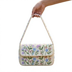Porte-monnaie en coton brodé fait main avec fermeture éclair, portefeuille traditionnel en tissu fait main pour femme, idéal pour les fêtes ethniques, le Nouvel An et Noël - Product Image 1