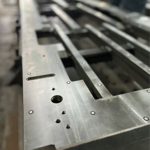 Machine de fraisage CNC Suzhou Diyue pour le traitement de l'aluminium et de l'acier inoxydable, avec dessin personnalisé, tolérance de 0,01 mm et précision de finition. - Product Image 3