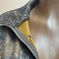 Ensemble deux pièces imprimé léopard pour femme : veste courte à col zippé et manches longues, leggings capri taille haute, tenue assortie douce et extensible