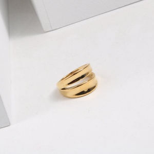 Anillo de Doble Capa Chapado en Oro de 18K de Alta Gama, Joyería Resistente al Deslustre, Anillos de Acero Inoxidable para Mujer - Product Image 3