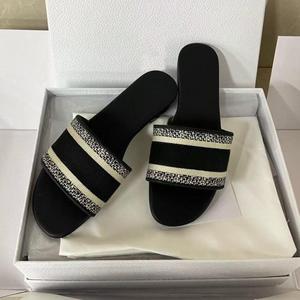 Good Quality Flat Slippers Women's Fashion Design Lightweight Comfortable Soft Multiple Styles <b>Slides</b> slippers - Product Image 1