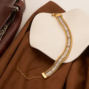 La última joyería de acero inoxidable chapada en oro de 18 quilates, cadena de doble quilla, circón cuadrado blanco para mujer, accesorios, pulsera de regalo B242400