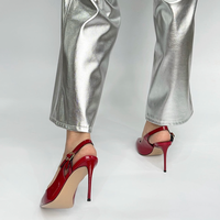 Chaussures à talon fin et élégant pour femme, avec boucle latérale pointue rouge, souples et ajustables, idéales pour le bureau et les banquets.