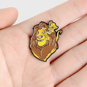 Adorabile in lega di leone distintivo del cucciolo di metallo creativo Pin per collare decorazione di fusione per la festa nazionale di natale di Halloween laurea - Product Image 3