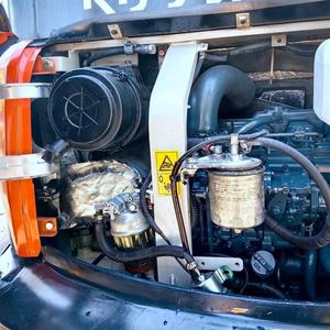 Mini-excavatrice Kobelco KX165-5 d'occasion, modèle 2023, en excellent état, avec moteur et pompe, poids opérationnel de 5 tonnes, en vente - Product Image 6