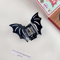 Pince à cheveux de requin gothique amusante pour femmes Ornements d'Halloween Accessoires de conception de chauve-souris Griffe de cheveux en plastique et acrylique pour filles