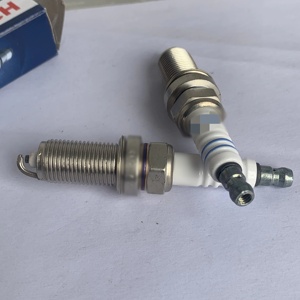 Candele di Accensione Originali <span class=keywords><strong>Boujie</strong></span> Bujia in Iridio e Platino 024222979-7AO per Audi VW BMW Mercedes Benz - Product Image 2