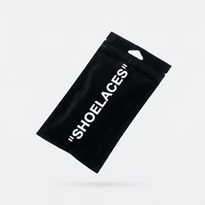 Pochette zippée personnalisée en Mylar noir mat doux au toucher, style déconstruction, avec trou triangulaire pour accrocher, pour emballage de lacets - Product Image 5